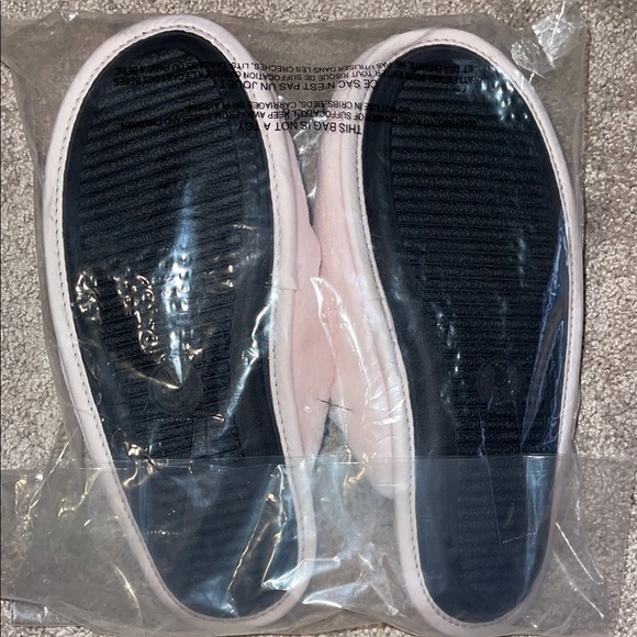 Victoria’s Secret Bling Strap Slipper - Picture 5 of 5